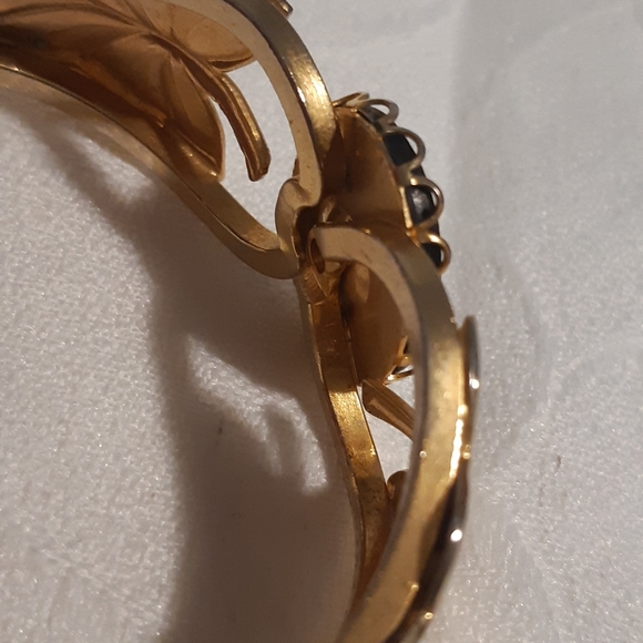 Vintage Gold Tone, Rainbow Abalone Bracelet With Leaf Pattern - Picture 11 of 14